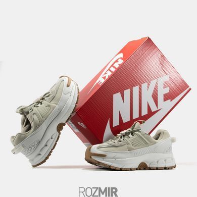 Женские кроссовки Nike Air Zoom Vomero Roam "Beige/White/Brown"