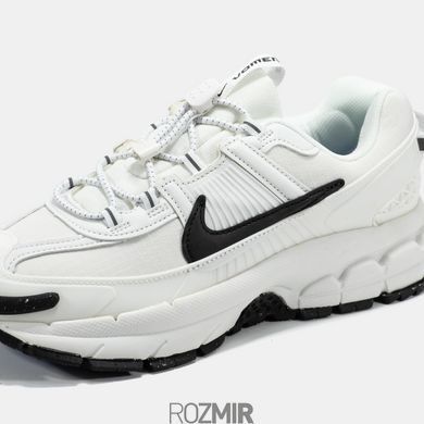Мужские кроссовки Nike Air Zoom Vomero Roam "White/Black"