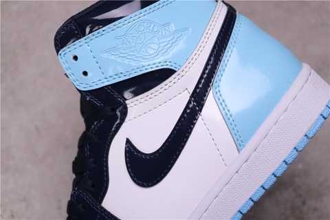 Air jordan 1 retro best sale high og wmns unc patent