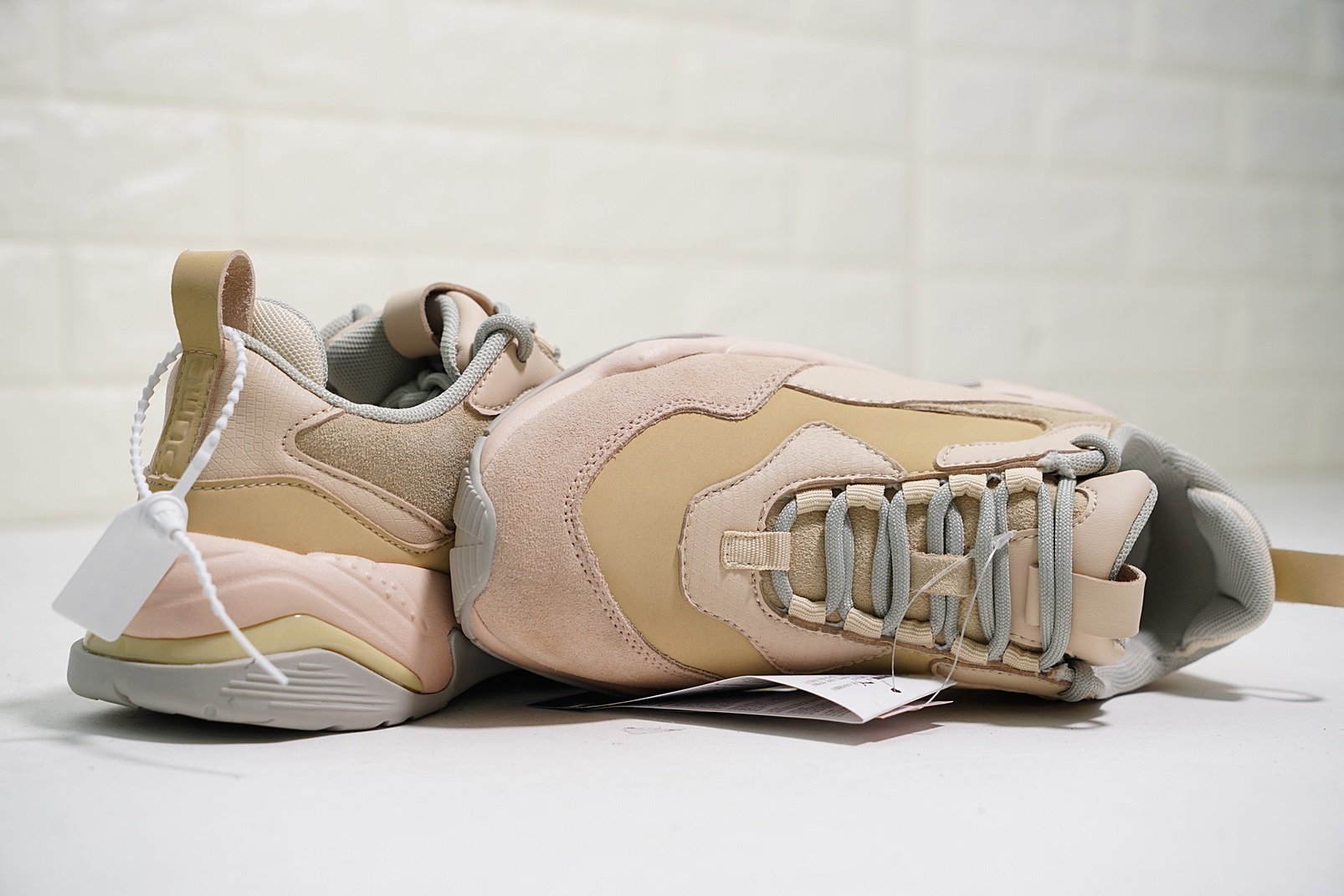 Пума оригинал. Кроссовки Puma Thunder Desert. Puma Thunder Spectra. Женские кроссовки Puma Thunder Spectra. Женские кроссовки Puma Thunder Desert.