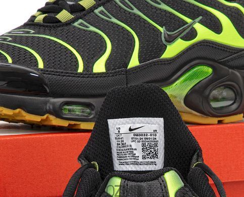 Мужские кроссовки Nike Air Max Plus &ldquo;Black/Pacific Moss&rdquo; DM0032-010