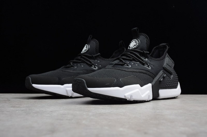 huarache drift black white