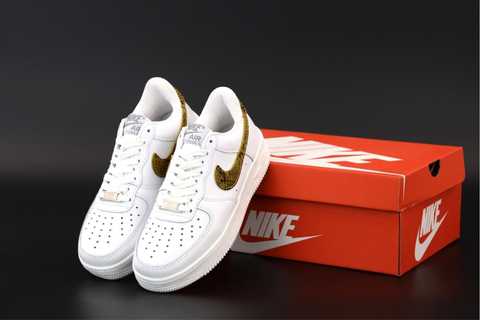 Ivory snake hot sale nike