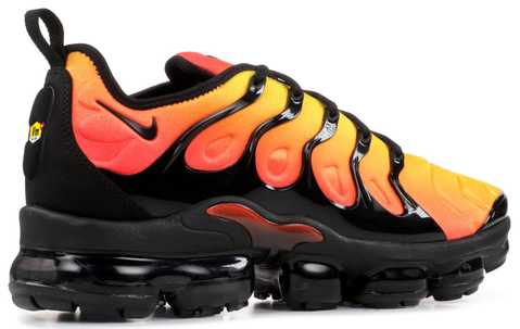 Nike air vapormax plus black hot sale and orange