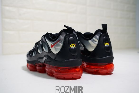 Чоловічі кросівки Nike Air VaporMax Plus “Red Shark Tooth”